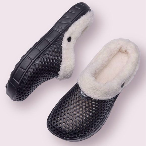 Lined Vented Clogs - Picture 3 of 3